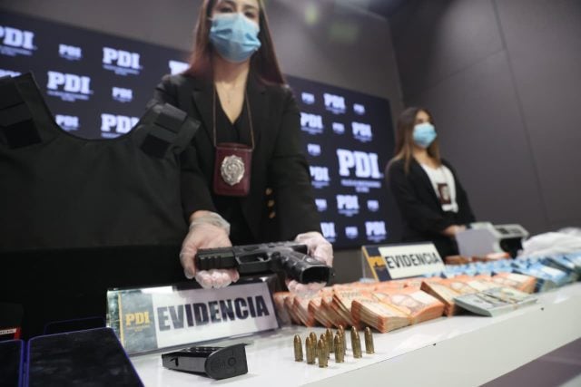 Carabinero activo colaboraba con banda criminal en el barrio Meiggs de Santiago: Hay más de 25 detenidos