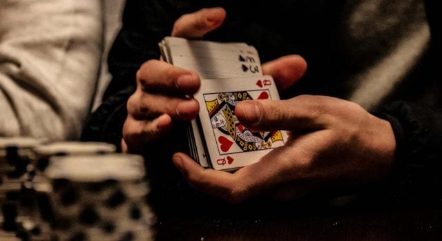 Mini-raises en el river: inducir errores baratos