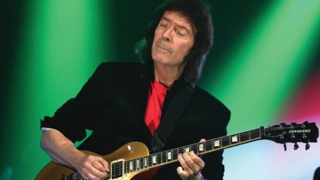 Steve Hackett firma su debut en Concepción con un recorrido histórico por el catálogo de Genesis