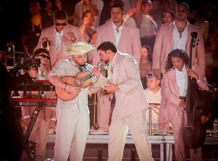 “El derecho de vivir en paz”: El sorpresivo homenaje de Bad Bunny a Víctor Jara en el Estadio Nacional