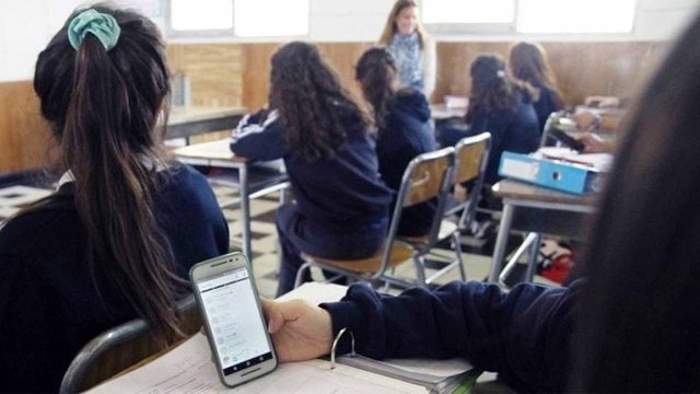 El espejismo de la simetría: La Ley 21.801 y el error de infantilizar al docente