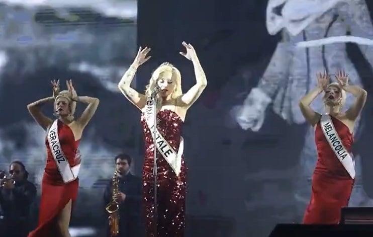 “El lugar donde aprendí a sobrevivir”: Histórico concierto de Mon Laferte en Veracruz ante 150 mil personas