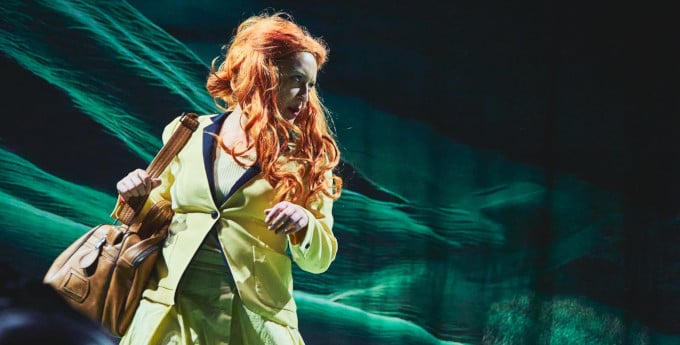 El absurdo se toma el Teatro del Puente con «Un campo lleno de letras»