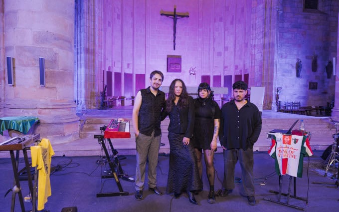 Javiera Electra presenta “Helíade” en Centro Arte Alameda: “La voz siempre va a ser un elemento que va a estar al frente”