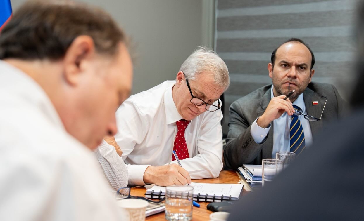 Greenpeace emplaza al Gobierno por retiro de decretos de protección ambiental: «No es un hecho administrativo menor ni común, como el ministerio ha intentado instalar»