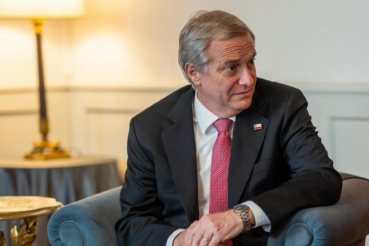 «Por encargo del Presidente»: Indignación por solicitud de «renuncia no voluntaria» a directora nacional de Sernameg que está en tratamiento por cáncer de mamas