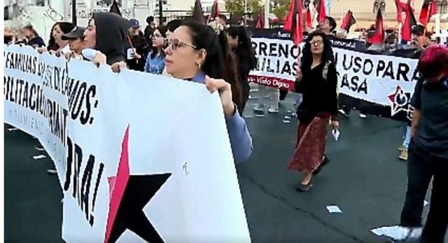 Movimiento Solidario Vida Digna marcha por la Alameda y exige al Gobierno reponer recursos para viviendas sociales