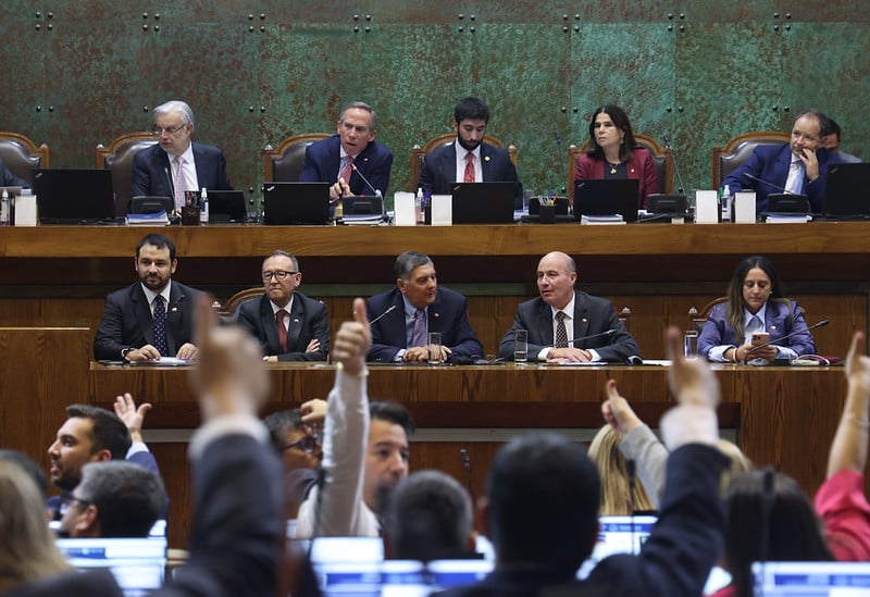 Cámara aprobó proyecto para contener precio de la parafina y entregar bono a propietarios de taxis y colectivos