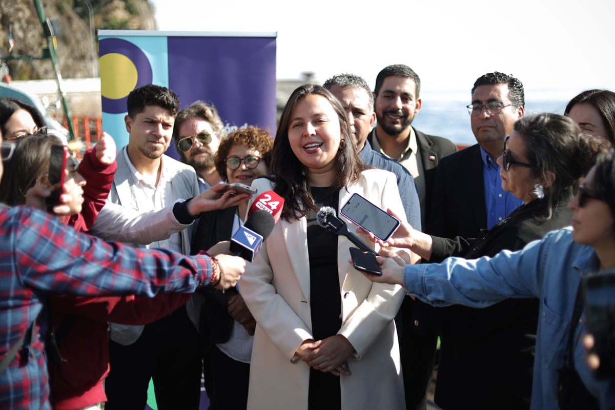 Valparaíso Hosts Fisherman’s Bonfire This Easter with 4,000 Hakes and Live Music