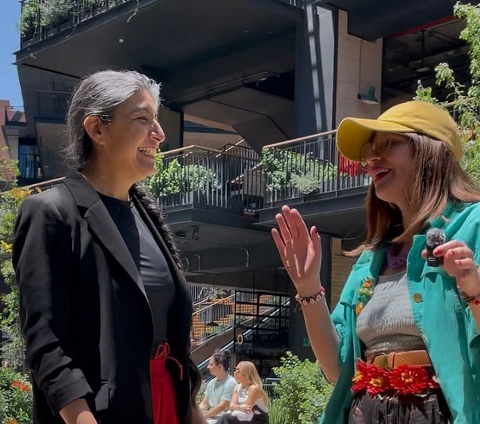 Del teatro y la danza al Tiny Desk de 31 Minutos: la sorprendente trayectoria de Catalina Devia, diseñadora escénica chilena