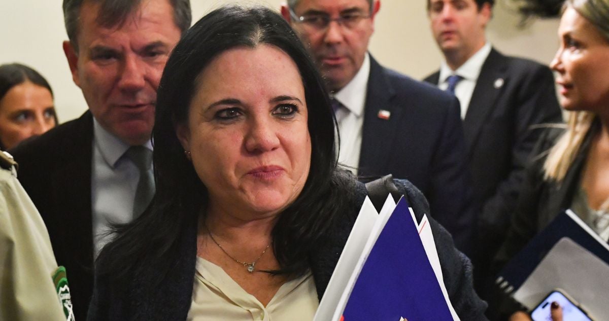 Contraloría solicita informe «urgente» a ministra Steinert por salida de subdirectora de inteligencia de la PDI