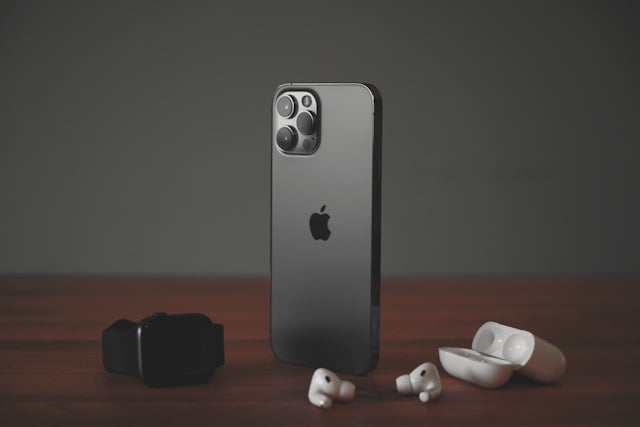 ¿Qué avances significativos presentan las nuevas generaciones de iPhone?
