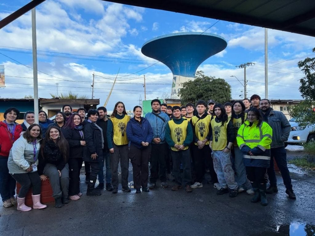 FECH Mobilizes 100 Volunteers to Support Flood Relief Efforts in Lo Espejo, Cerro Navia, La Cisterna, and Puente Alto
