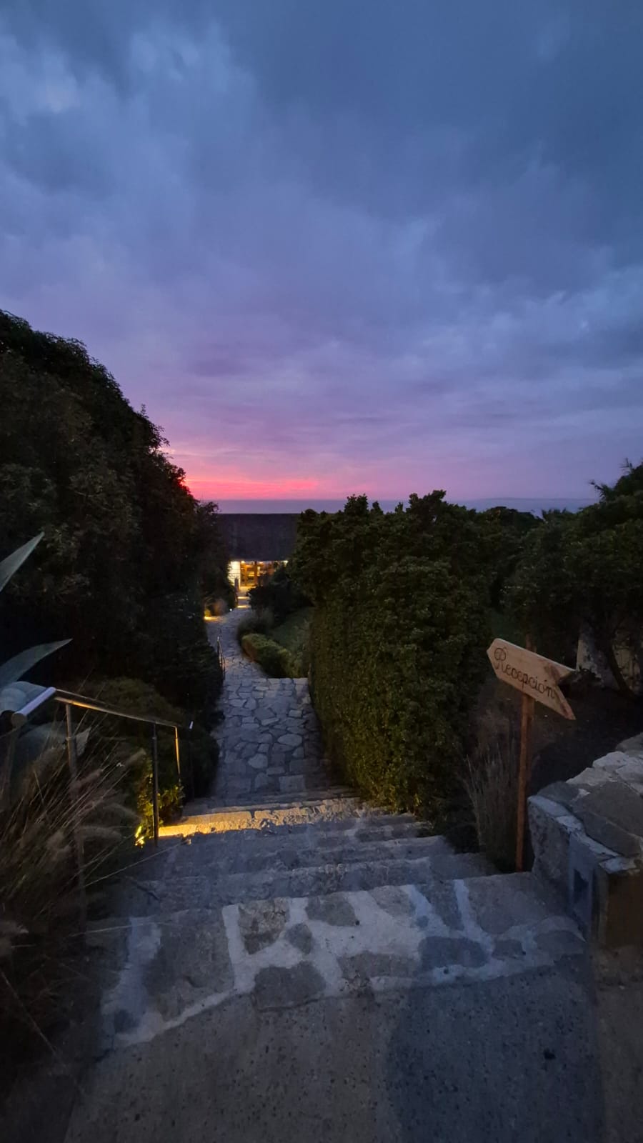 Casadoca Hotel Boutique: El refugio urbano sobre el mar que redefine la hospitalidad en Concón