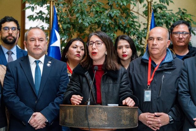 Diputada Tello convoca a bancada transversal de diputados y senadores contra la pesca de arrastre de la jibia