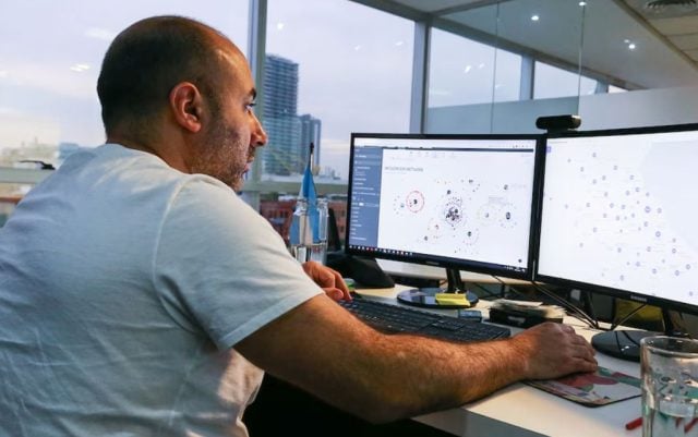 Cerimedo y la maquinaria de bots en Chile: expertos estiman que habría al menos 1.300 cuentas automatizadas en campaña presidencial, según investigación de El Mostrador