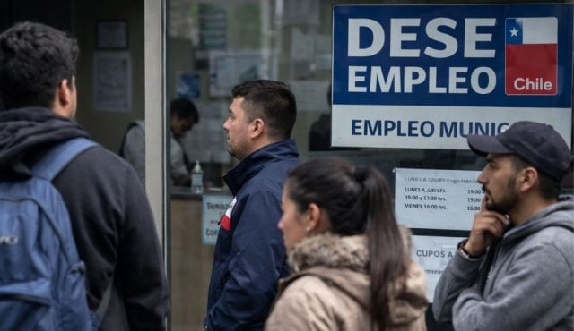 Chile marca su mayor desempleo en más de cinco años: tasa llega a 9,6% y personas desocupadas aumentan 13%