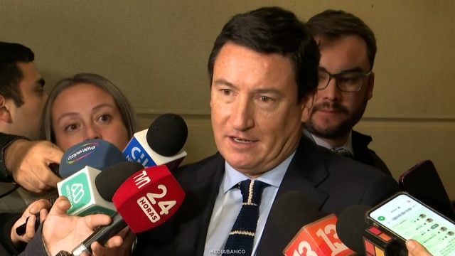 «Un senador no debiera cuestionar así los fallos judiciales»: Director de Amnistía Internacional criticó dichos de Arturo Squella sobre «condenas injustas» por el Estallido