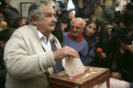 Polémica en Uruguay por el escaño que ganó Mujica en el Senado
