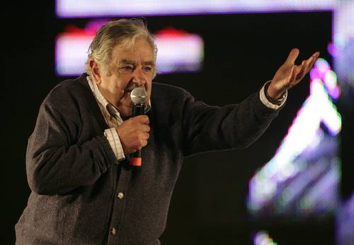 Mujica recibirá a 5 reos de Guantánamo como «refugiados»