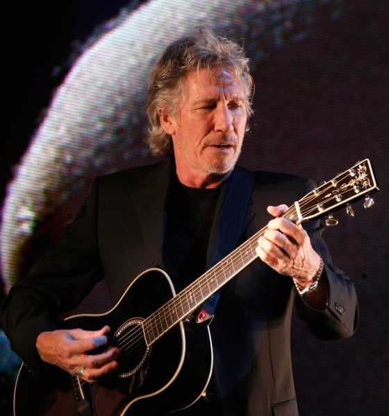 “El bloqueo contra Cuba o cómo arrebatarle su casa”, en palabras de Roger Waters